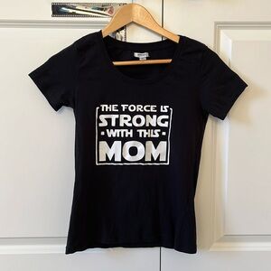 Star Wars Mom t-shirt - size small